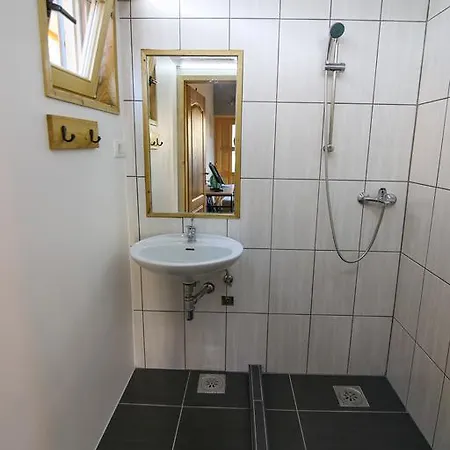 Holiday home Pri Kamnu *
