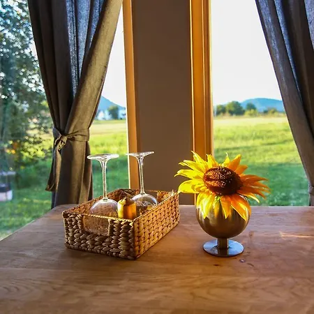 Pri Kamnu Semesterbostad